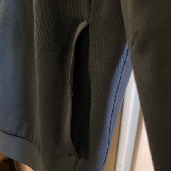 Lululemon Men’s “Sojourn” Jacket. XL - Picture 2 of 6